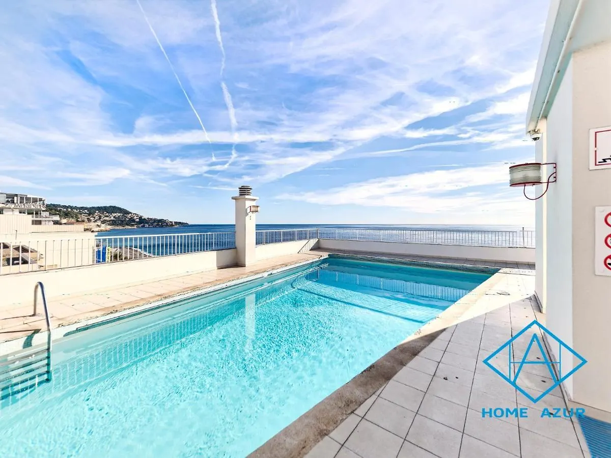 Royal Lux Spacious Seaside Pool location